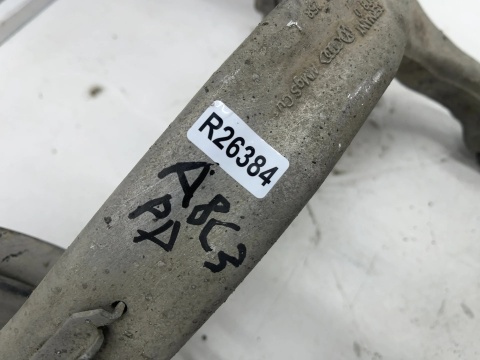 Zwrotnica Audi A8 D3 02-10r. 3.0 TDI PRAWA przednia piasta z czujnikiem ABS prawy przód