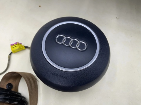 Deska rozdzielcza Audi A8 D3 02-10r. konsola poduszki powietrzne pasy