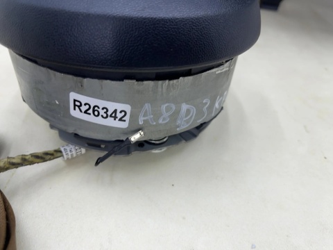 Deska rozdzielcza Audi A8 D3 02-10r. konsola poduszki powietrzne pasy