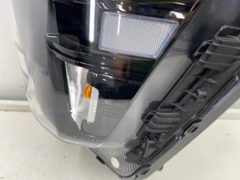 Lampa reflektor Hyundai Kona 2 II 22r.- LEWA przednia LED Europa oryginal kierunek na żarówkę lewy przód be92161010