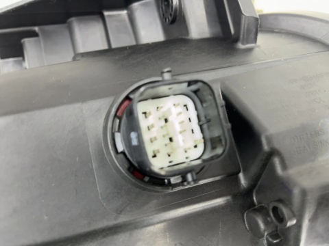 Lampa reflektor Hyundai Kona 2 II 22r.- LEWA przednia LED Europa oryginal kierunek na żarówkę lewy przód be92161010