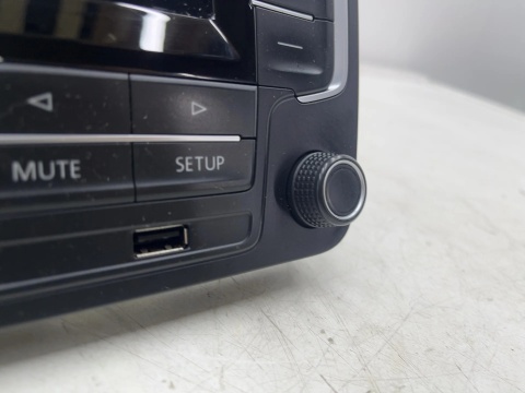 Radio VW Caddy III Lift Amarok Transporter T6 T6.1 Multivan 15-20r. z kodem do radia tuner fabryczny panel sterowania wyświetlac