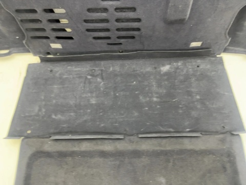 Tapicerka Audi A8 D3 02-10r. wykładzina boczki bagażnika mata dywan osłona progu KOMPLET