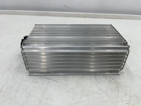 Wzmacniacz antenowy Audi A8 D3 02-10r. moduł radia becker 4e0035223