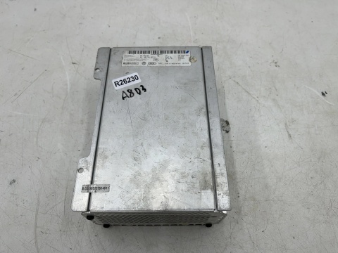 Wzmacniacz antenowy Audi A8 D3 02-10r. moduł radia becker 4e0035223
