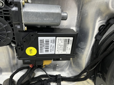 Drzwi Audi A8 D3 02-09r. lewe przednie lewy przód 4E0831419J LZ5D