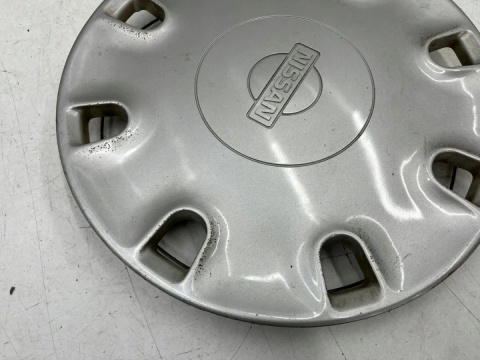 Kołpak Nissan Primera P10 90-98r. 14 cali r14 oryginalny 4031593j00