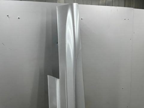 Nakładka progu Lexus LC 17r.- prawa zewnętrzna listwa progowa oryginalna 75853-11020