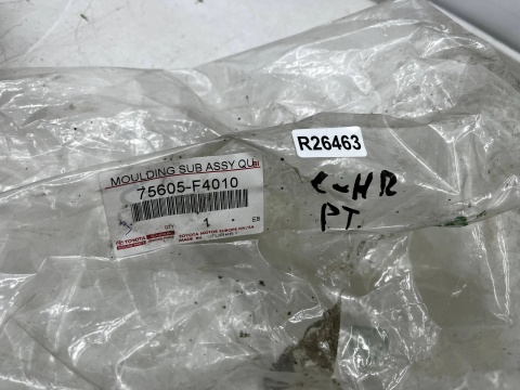 Listwa Toyota CH-R 1 I 16-23r. PRAWY tylny rant nadkola błotnika nakładka prawy tył 75605-f4010