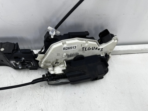 Zamek drzwi VW Tiguan 1 I 07-16r. lewy przedni zamek drzwi 6 pin 5n2837015e