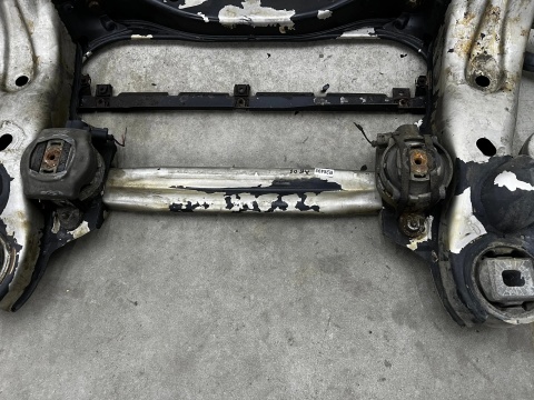 Belka silnika Audi A8 D3 02-10r. kołyska wózek sanki zawieszenia przedniego 4EC199205k