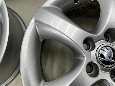 Felgi aluminiowe Skoda Fabia 2 II Roomster Praktik Ibiza Polo Fox 07-14r. r15 cali 6jx15 ET43 5x100 felgi KOMPLET 5j0601025a