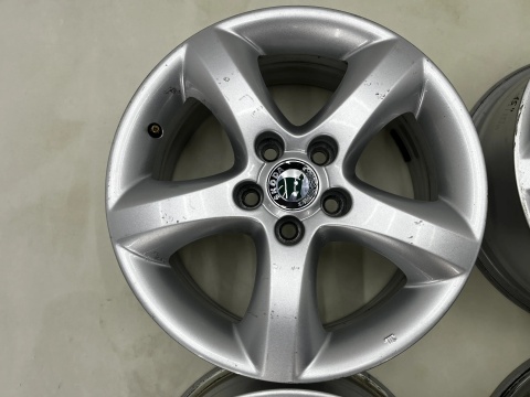 Felgi aluminiowe Skoda Fabia 2 II Roomster Praktik Ibiza Polo Fox 07-14r. r15 cali 6jx15 ET43 5x100 felgi KOMPLET 6j0601025a