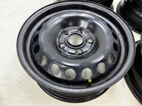 Felgi stalowe VW Golf Touran Caddy Octavia Leon 6jx15 5x112 ET47 CH 57,1 15 cali ORYGINALNE KOMPLET 1k0601027t