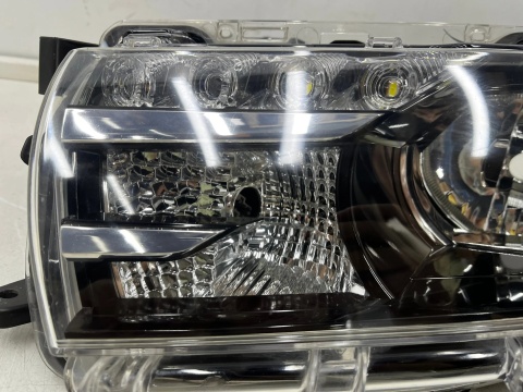 Lampa reflektor Toyota Corolla XI E16 13-16r. LEWA przednia Europa zwykła + LED pasek oryginał lewy przód 81150-02e70