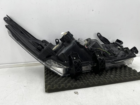 Lampa reflektor Toyota Corolla XI E16 13-16r. LEWA przednia Europa zwykła + LED pasek oryginał lewy przód 81150-02e70
