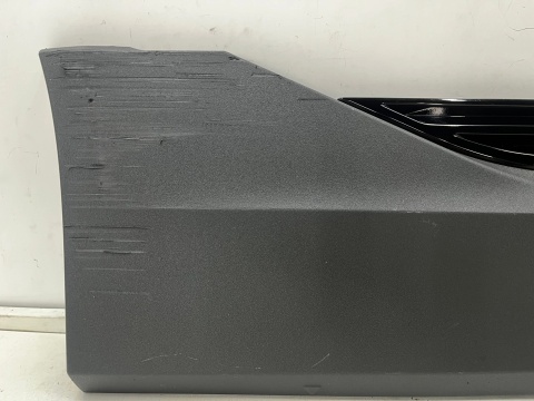 Listwa Audi Q8 e-tron Q8 e-tron Sportback 18r.- PRAWA tylna dolna nakładka drzwi prawy tył 4ke853970