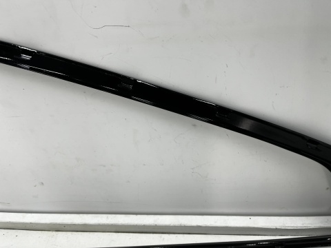Listwa BMW 4 G22 Coupe M4 G82 20r.- prawa tylna boczna nakładka karoseryjna ozdobna obramówka szyby ShadowLine połysk 7482756