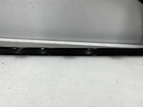 Listwa BMW 4 G22 Coupe M4 G82 20r.- prawa tylna boczna nakładka karoseryjna ozdobna obramówka szyby ShadowLine połysk 7482756