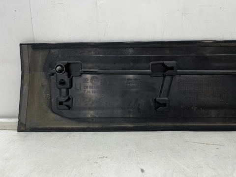 Listwa BMW iX I20 21r.- lewa przednia dolna nakładka drzwi bocznych lewy przód 8497327