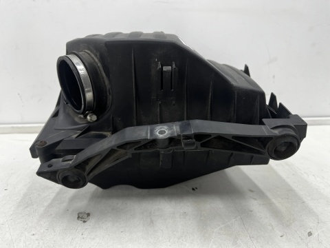 Obudowa filtra powietrza Opel Meriva A 03-10r. 1.4b 1.6b benzyna 13270915