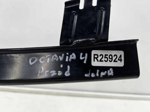 Belka zderzaka Skoda Octavia 4 IV 19r.- przednie dolne wzmocnienie chłodnic 5e3807093c