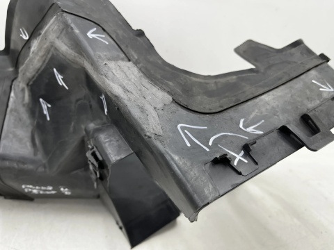 Osłona chłodnicy Peugeot 3008 II 5008 II LIFT 20-24r. kierownica powietrza intercoolera pasa przedniego wlot 9836834080