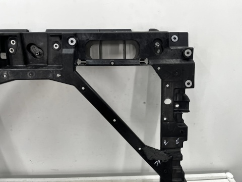 Pas przedni MG ZS EV 18-25r. wzmocnienie czołowe ramka chłodnic oryginalne 10792263