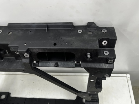 Pas przedni MG ZS EV 18-25r. wzmocnienie czołowe ramka chłodnic oryginalne 10792263