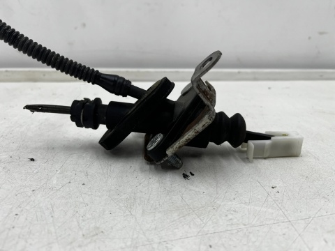 Pompa sprzęgła Opel Meriva A 03-10r. wysprzęglik pompka 13112244