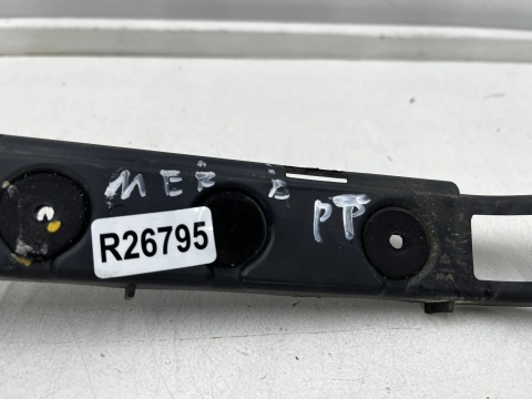 Ślizg Opel Meriva A 03-10r. prawe tylne mocowanie zderzaka wspornik prawy tył 93330082