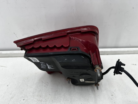 Lampa Audi A8 D3 02-08r. prawa tylna z klapy bagażnika prawy tył EU 4e0945094c