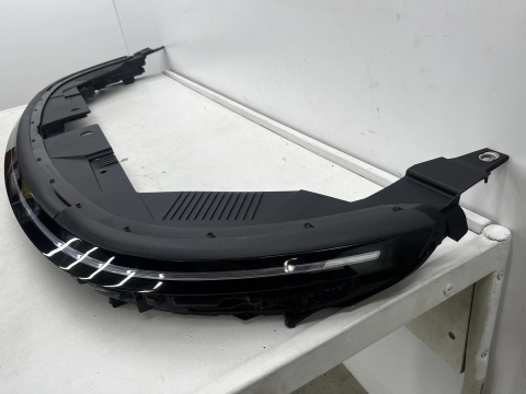 Lampa reflektor Hyundai Kona 2 II 22r.- przednia środkowa blenda FULL LED 92209BE