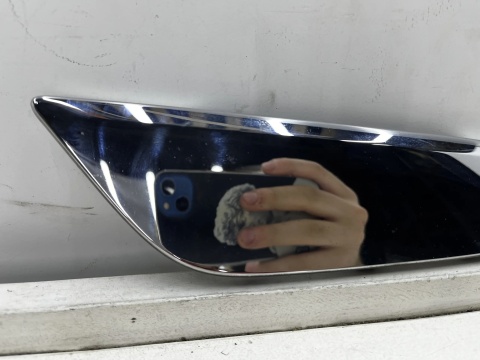 Listwa BMW G30 17-24r. prawa przednia dokładka błotnika prawy przód 7349594
