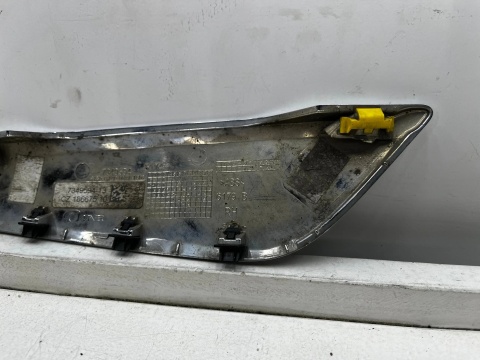 Listwa BMW G30 17-24r. prawa przednia dokładka błotnika prawy przód 7349594