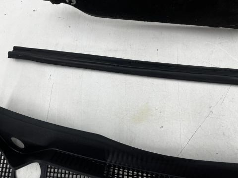Podszybie Opel Meriva A 03-10r. górne i dolne uszczelka podszybia komplet Europa 93265098 93301867