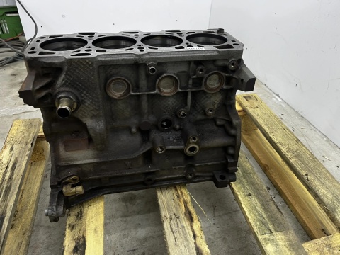 Blok silnika Opel Zafira B Astra H Vectra C 04-14r. Z19D 1.9 CDTI 55182303
