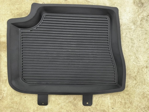 Dywaniki gumowe Opel Corsa F Corsa-e 19r.- komplet NOWYCH Oryginalnych dywaników gumowych wycieraczka