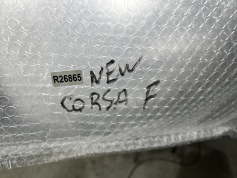 Dywaniki gumowe Opel Corsa F Corsa-e 19r.- komplet NOWYCH Oryginalnych dywaników gumowych wycieraczka
