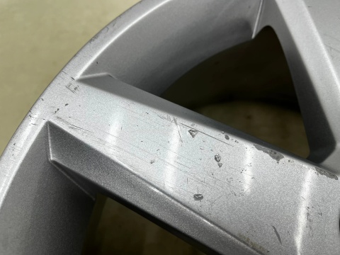 Felga aluminiowa Cadillac BLS Saab 9-3 II 05-10r. r17 cali 7,5jx17 ET41 5x110 CH65,1 pojedyncza oryginalna 12772441