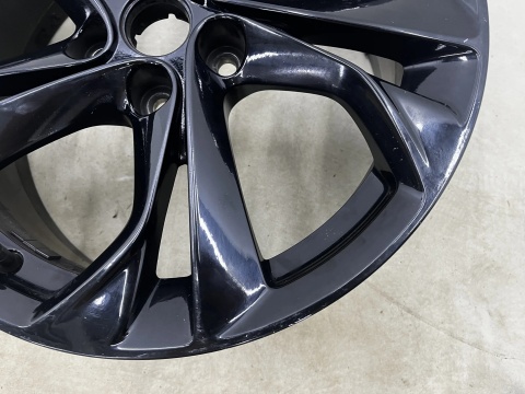 Felga aluminiowa Opel Astra K 15-22r. r17 cali 7,5jx17 ET44 5x105 CH56,5 pojedyncza oryginalna z czujnikiem ciśnienia 13409657