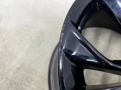 Felga aluminiowa Opel Astra K 15-22r. r17 cali 7,5jx17 ET44 5x105 CH56,5 pojedyncza oryginalna z czujnikiem ciśnienia 13409657