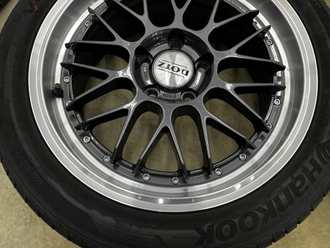 Felgi aluminiowe VW Volkswagen Audi Seat Skoda r17 cali 7,5jx17 ET48 5x112 DOTZ REVVO DARK polerowany rant KOMPLET z oponami