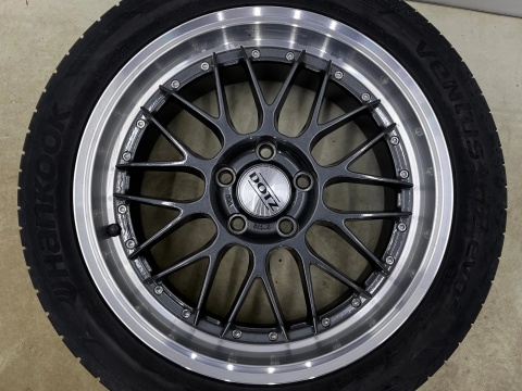 Felgi aluminiowe VW Volkswagen Audi Seat Skoda r17 cali 7,5jx17 ET48 5x112 DOTZ REVVO DARK polerowany rant KOMPLET z oponami