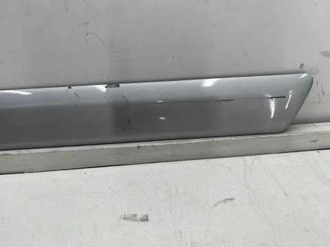 Listwa Audi A3 8P Sportback 5d 03-13r. lewa tylna ŚRODKOWA nakładka drzwi boczna lewy tył 8p4853963a