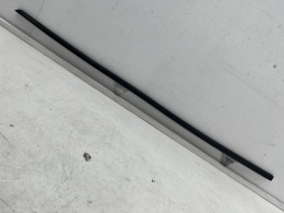 Listwa Audi A3 8p Sportback 5Drzwi 03-13r. lewa przednia uszczelka szyby drzwi zgarniająca zewnętrzna