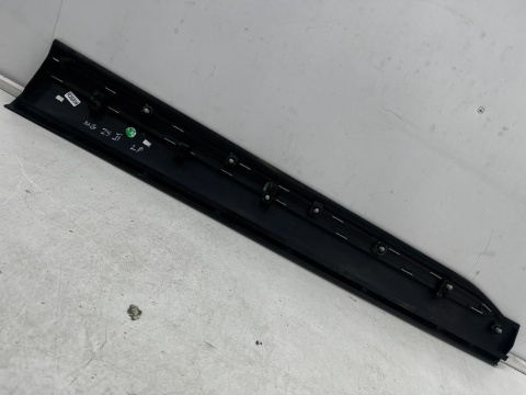 Listwa MG ZS II 24r.- lewa przednia dolna nakładka drzwi bocznych lewy przód 11410355