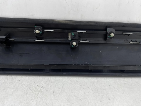 Listwa MG ZS II 24r.- lewa przednia dolna nakładka drzwi bocznych lewy przód 11410355