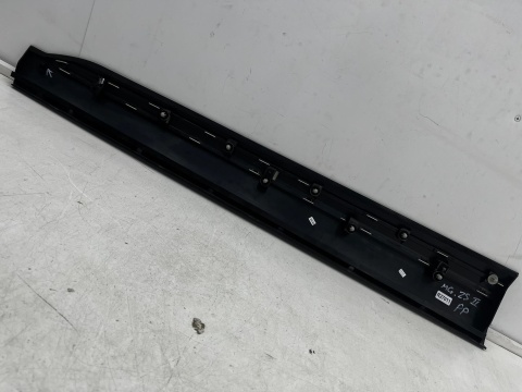 Listwa MG ZS II 24r.- prawa przednia dolna nakładka drzwi bocznych prawy przód 11410356