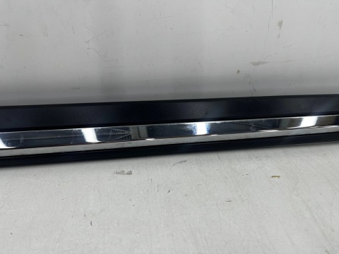 Listwa Nissan X-Trail T32 LIFT 17-22r. prawa przednia DOLNA nakładka drzwi CHROM prawy przód 808766fr0a